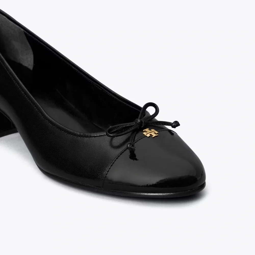 TORY BURCH BLACK CAP TOE PUMP HEEL | 8